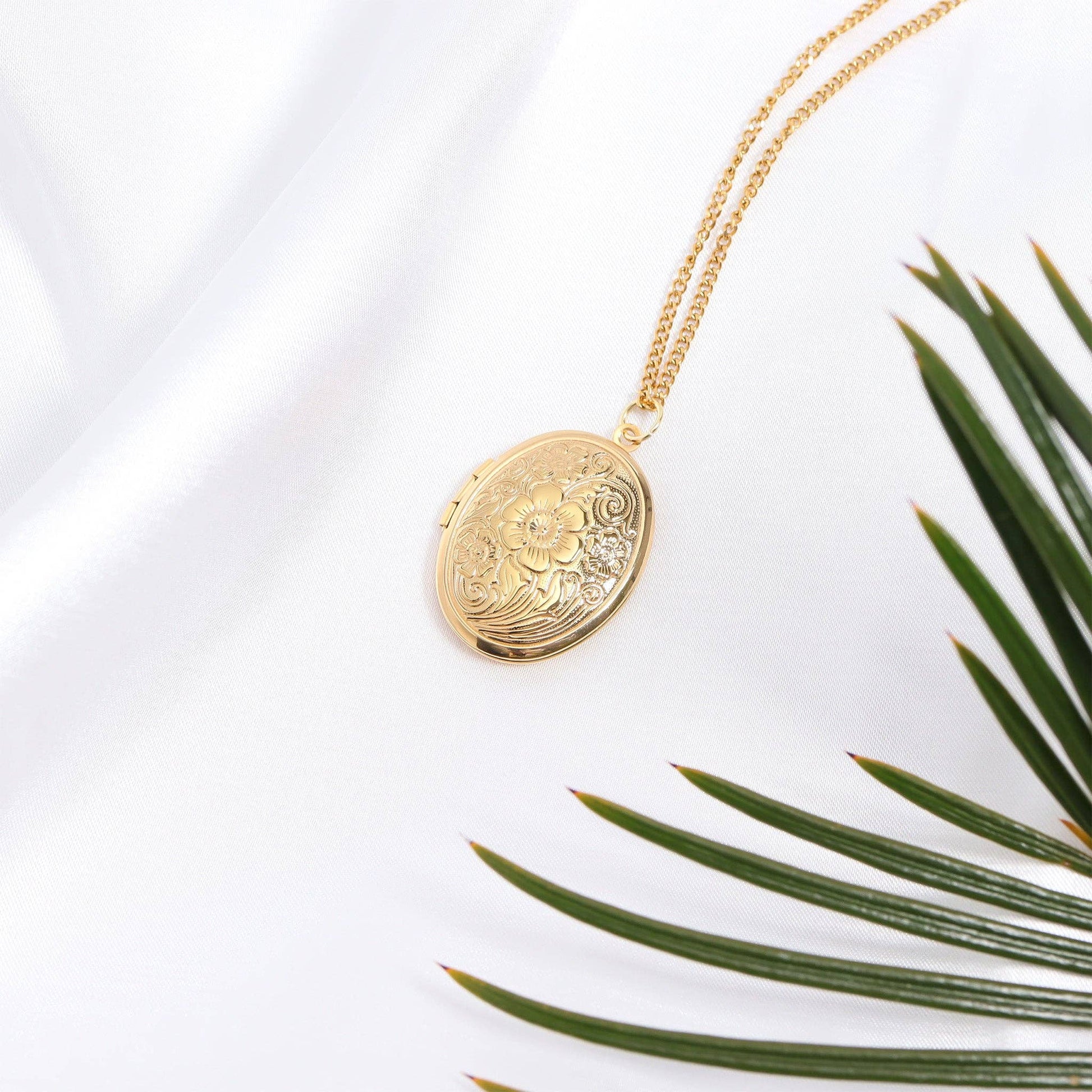 18K Gold PVD Stainless Steel Textured Oval Locket Pendant
