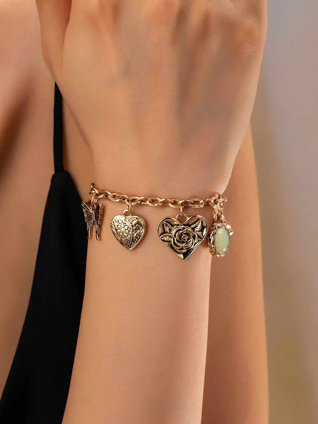 Gold Charm Bracelet with Hearts & Flowers | 80B1652