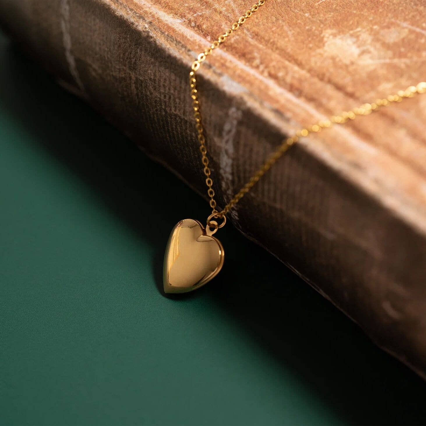 18K Gold PVD Stainless Steel Heart Locket / PDL0239