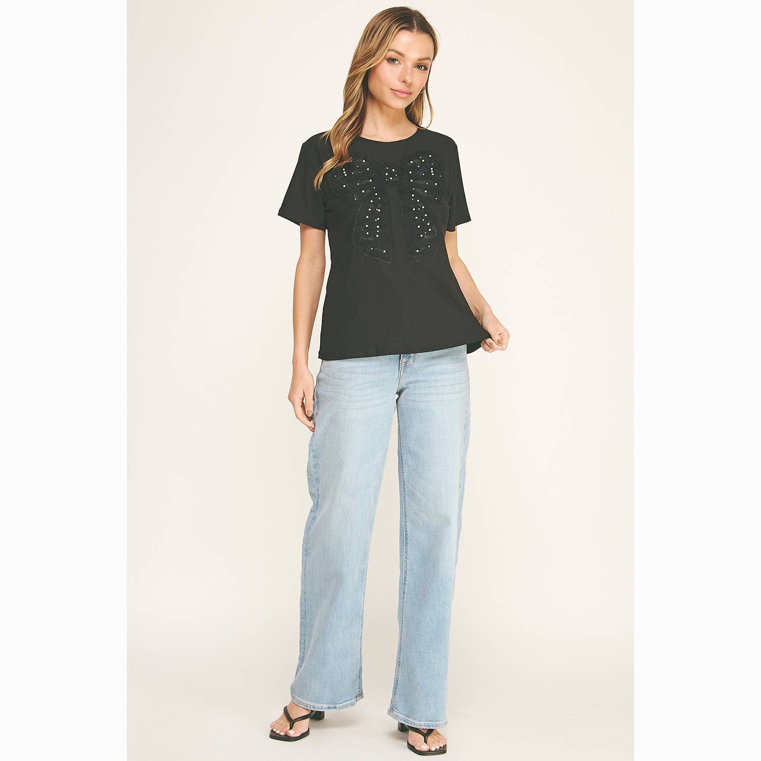 EMBELLISHED BOW RELAXED TEE