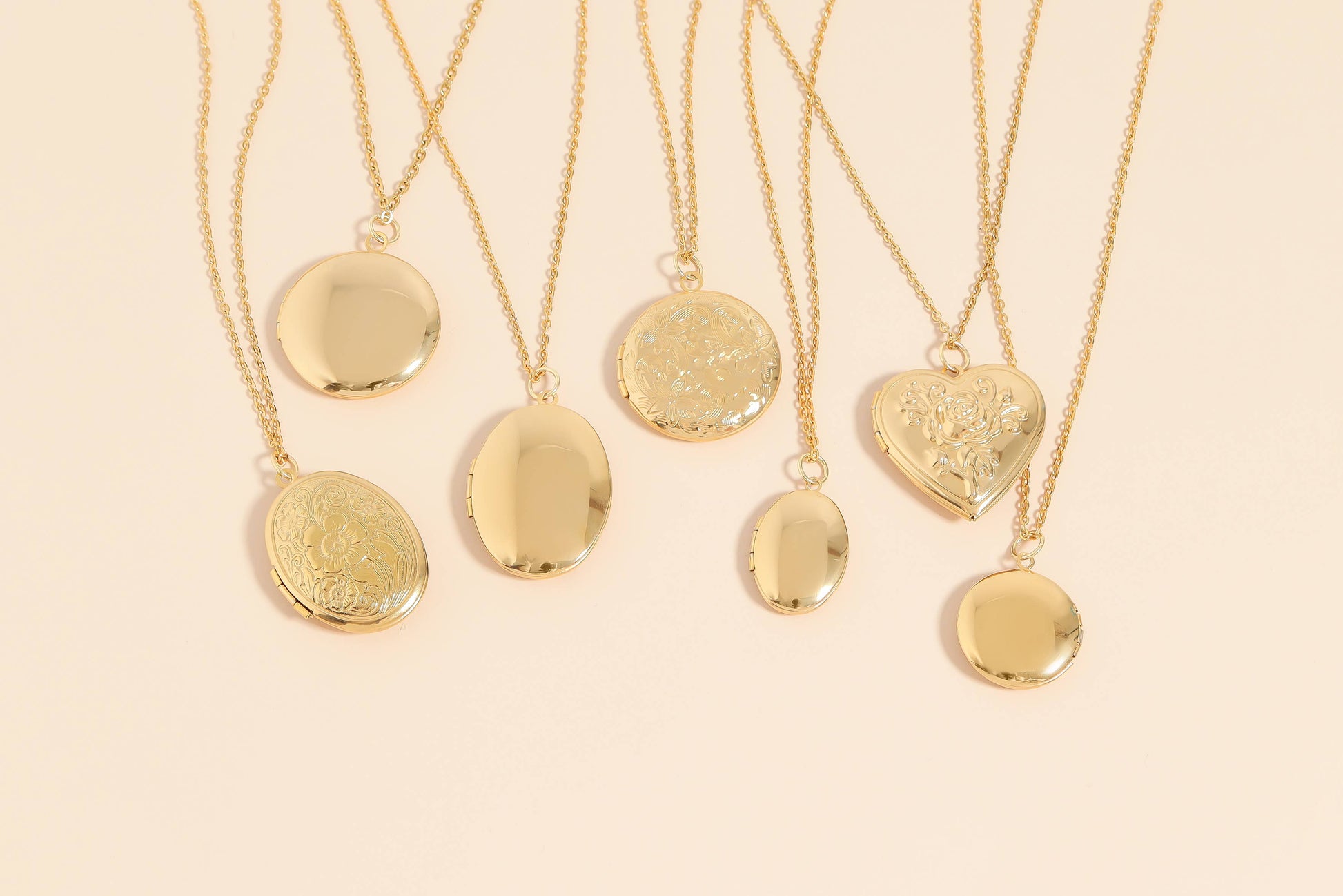 18K Gold PVD Stainless Steel Round Floral Textured Locket