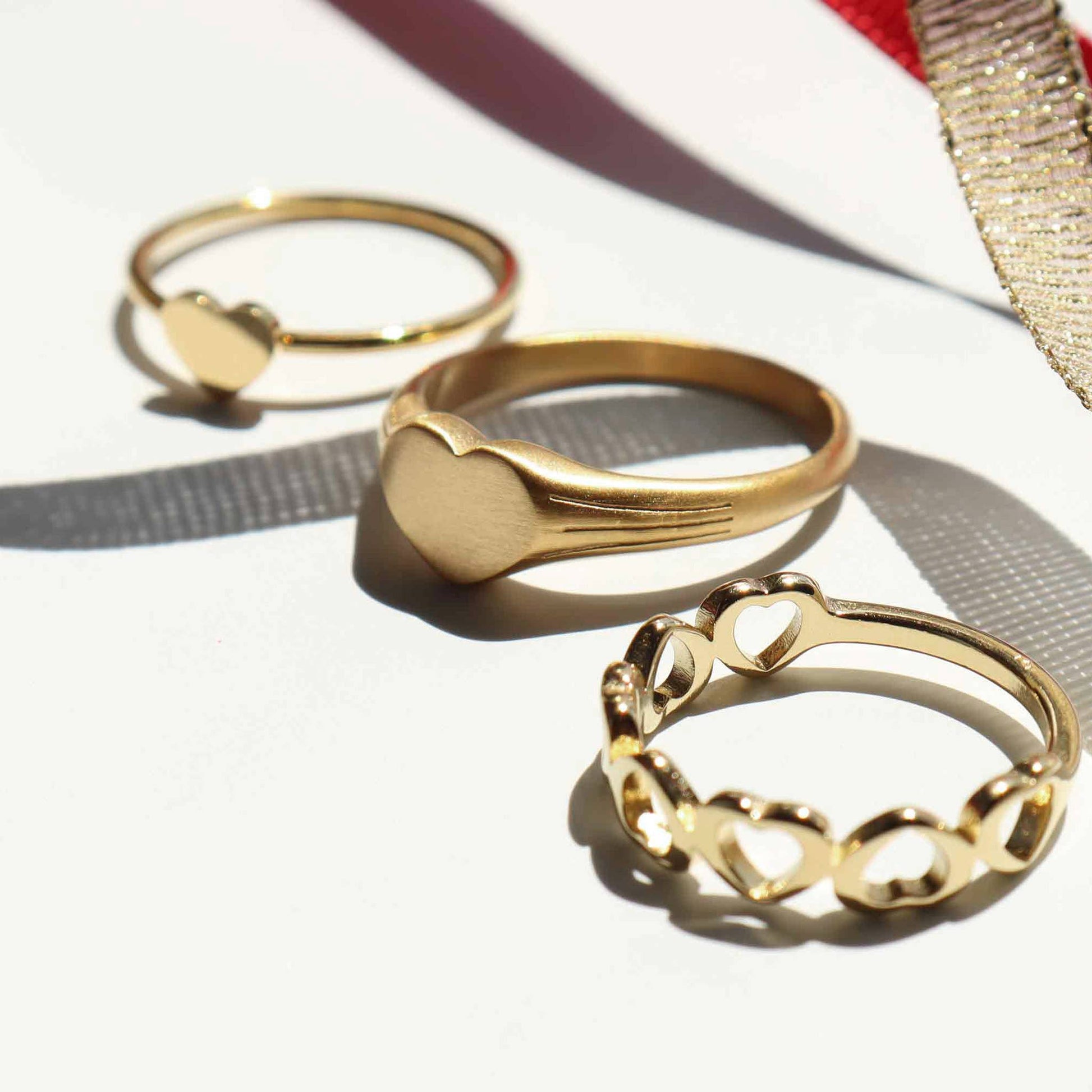 18k Gold Heart Ring - Engravable Heart Signet Ring for Women